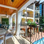 Casa Del Mar Aparthotel